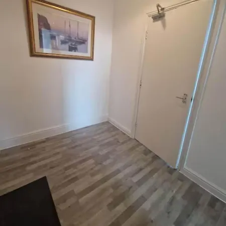 Eskholme - Flat 2, Daire *